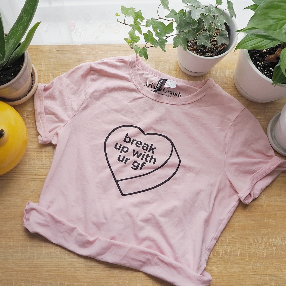 Ariana Grande tour crop top tee